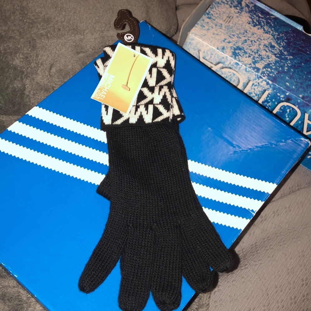 Michael Kors Gloves